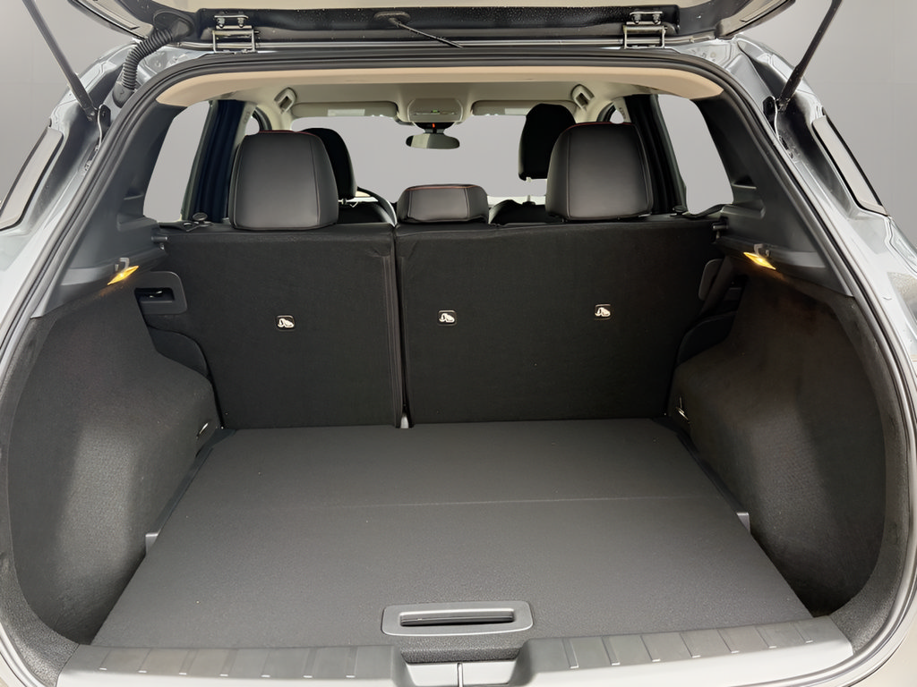 New 2026 Nissan Kicks SR w/ Cold Weather Package FWD image 9