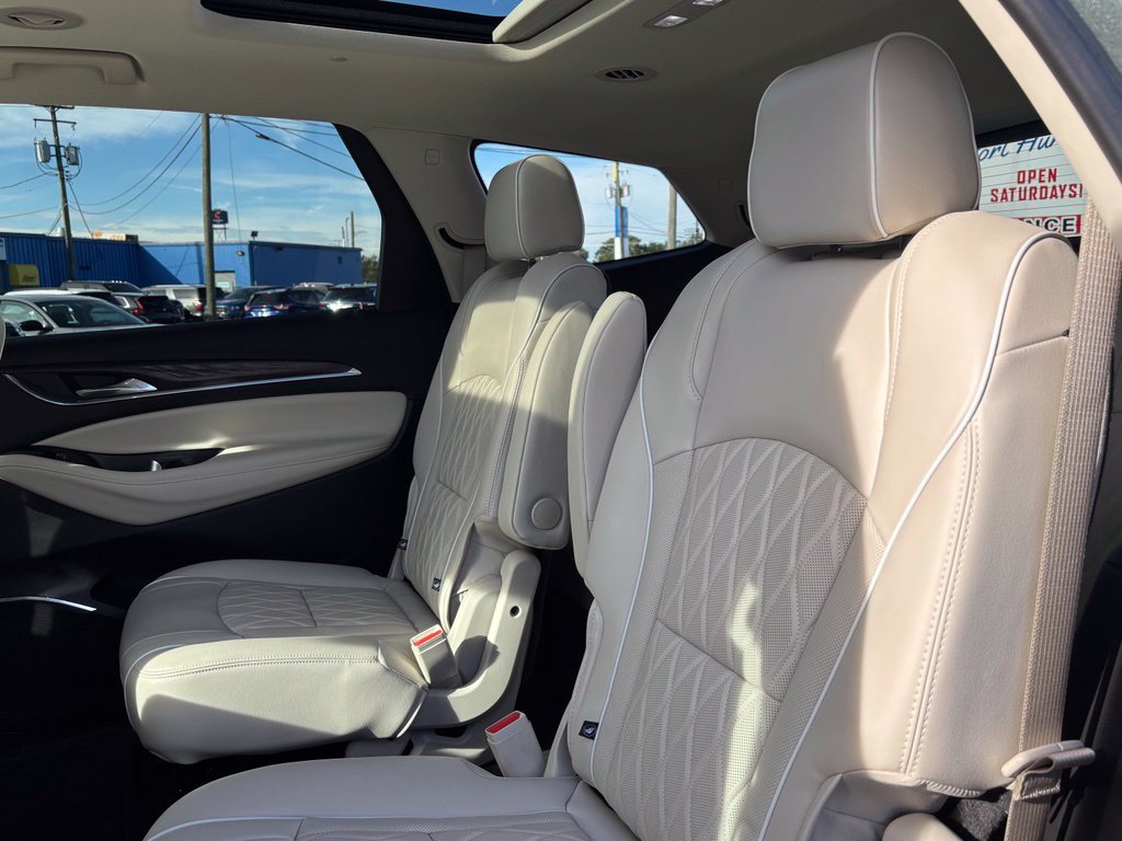Used 2024 Buick Enclave Avenir AWD/4WD image 19