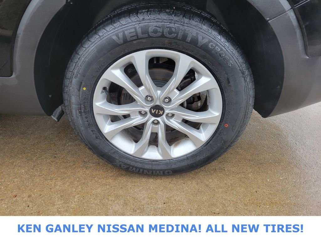 Used 2021 Kia Telluride LX image 20