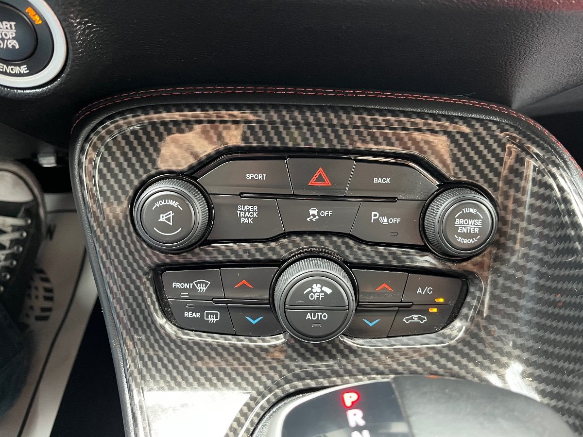 Used 2015 Dodge Challenger R/T Scat Pack w/ Leather Interior Group RWD image 16