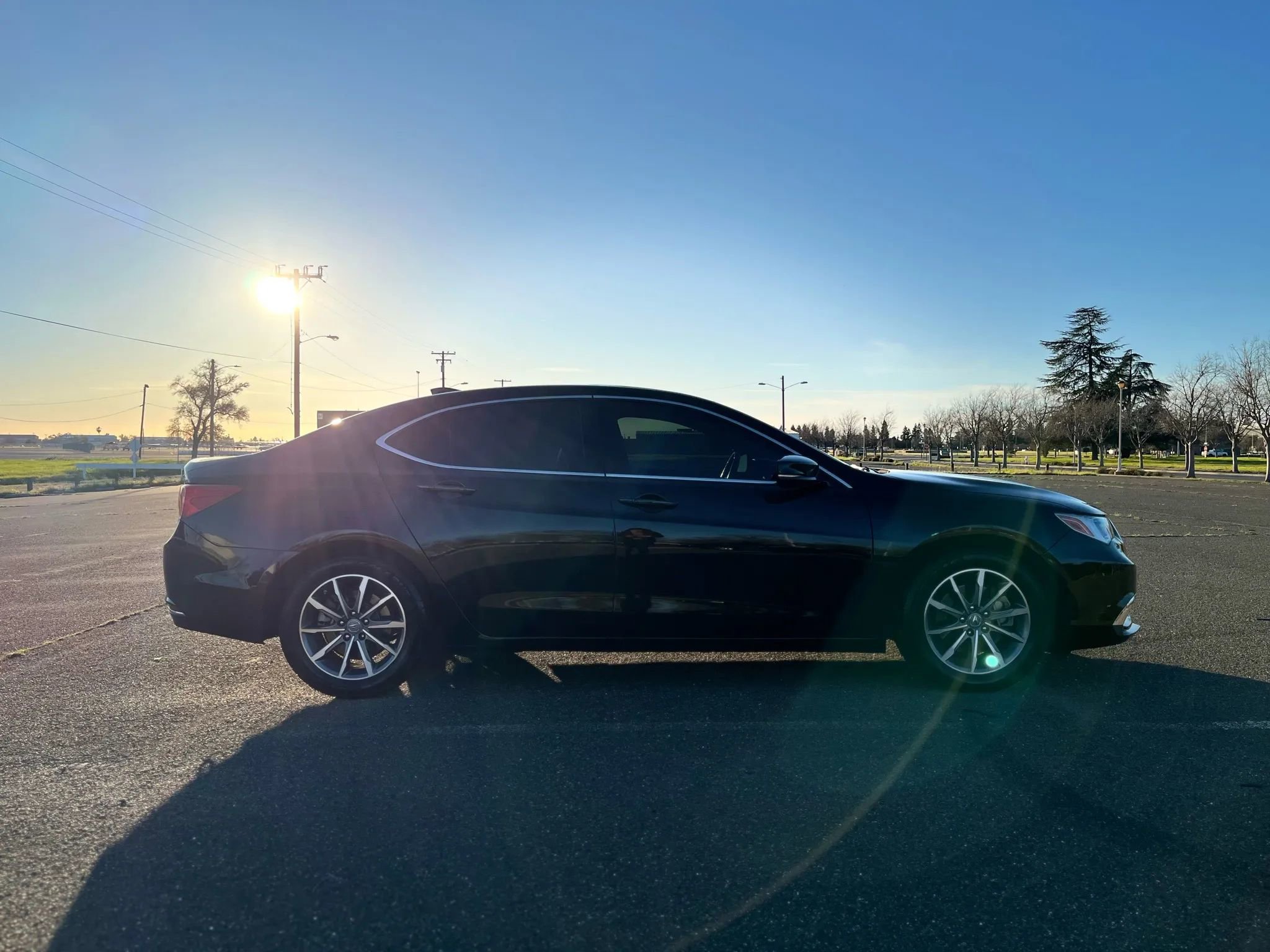 Used 2020 Acura TLX w/ Technology Package image 4