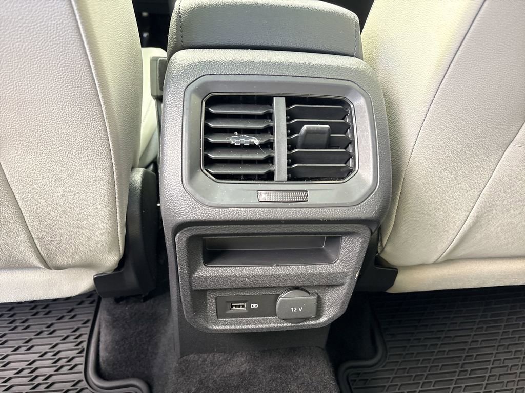 Used 2020 Volkswagen Tiguan SE w/ Panoramic Sunroof Package image 23