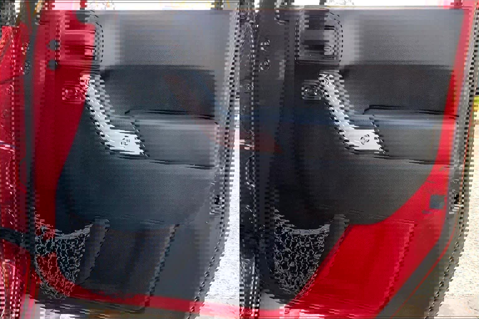 Used 2012 Jeep Wrangler Unlimited Sahara w/ Connectivity Group image 19