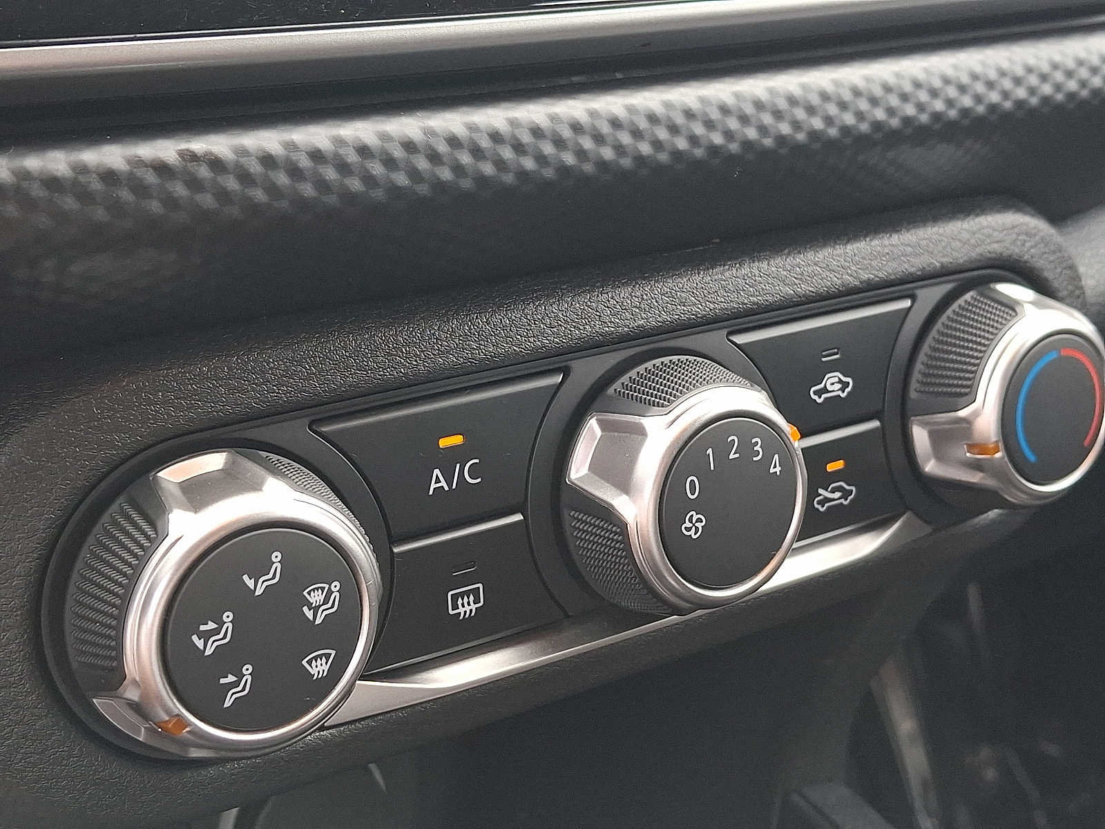 Used 2025 Nissan Kicks Play S FWD image 15