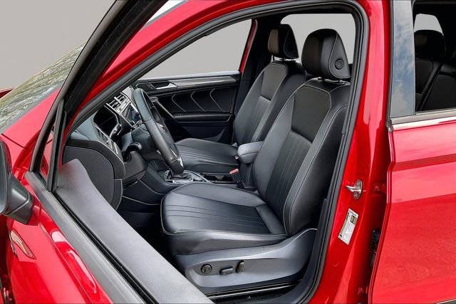 Used 2024 Volkswagen Tiguan SE R-Line image 15