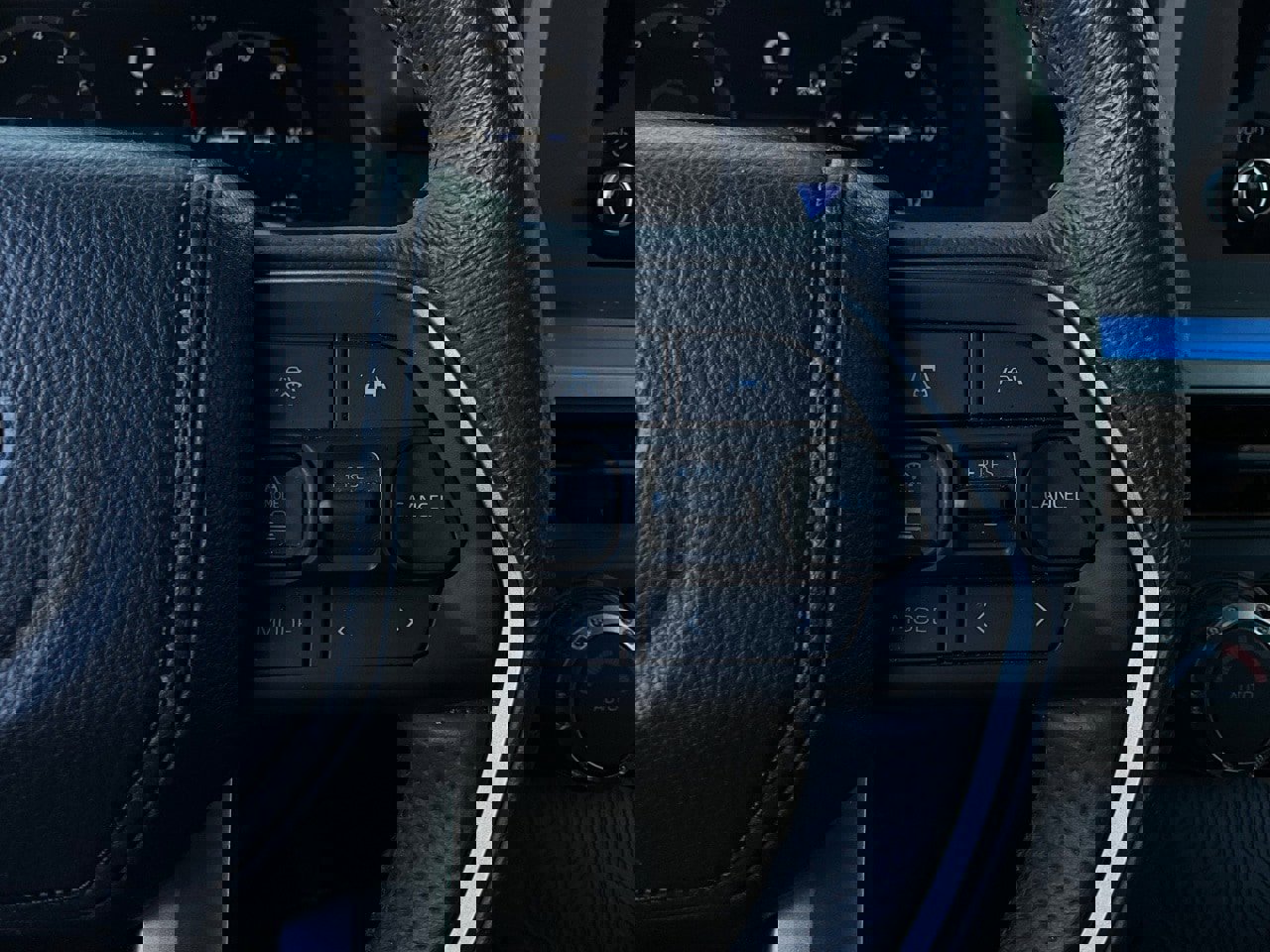 Used 2025 Toyota Tacoma TRD Off-Road image 33