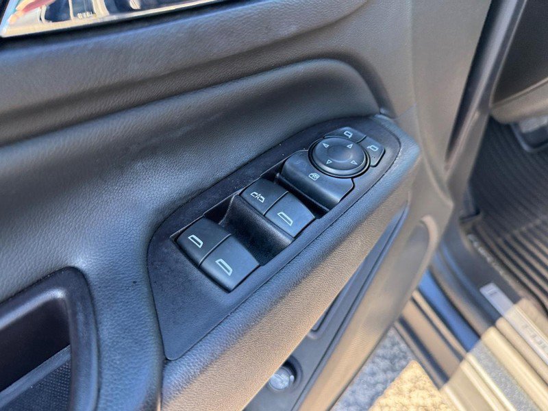 Used 2021 Chevrolet Equinox Premier FWD image 18