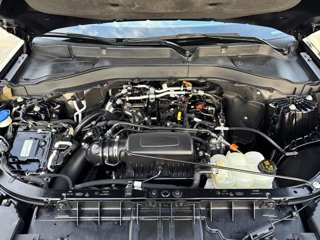 Used 2022 Ford Explorer XLT image 28