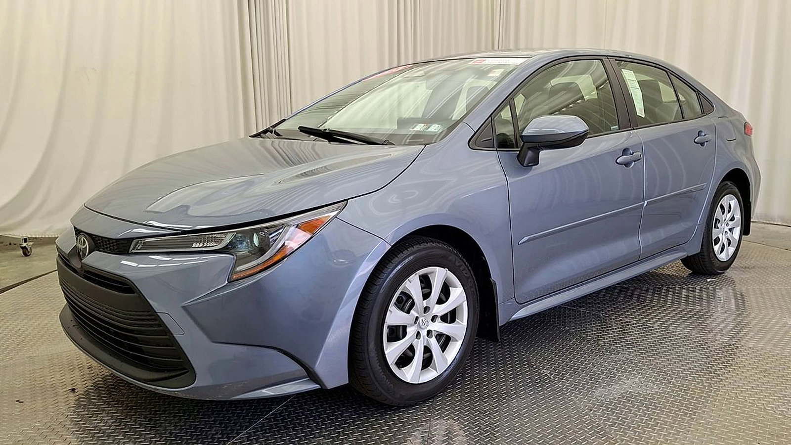 Used 2023 Toyota Corolla LE FWD image 7