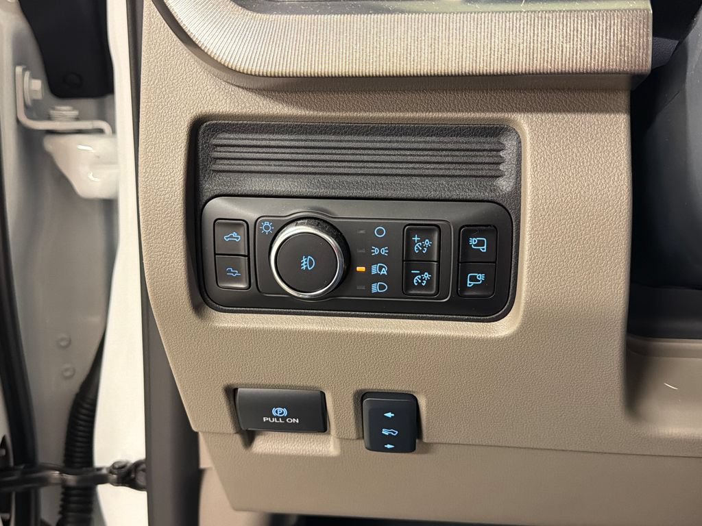 Used 2026 Ford F450 Platinum w/ Platinum Plus Package AWD/4WD image 33