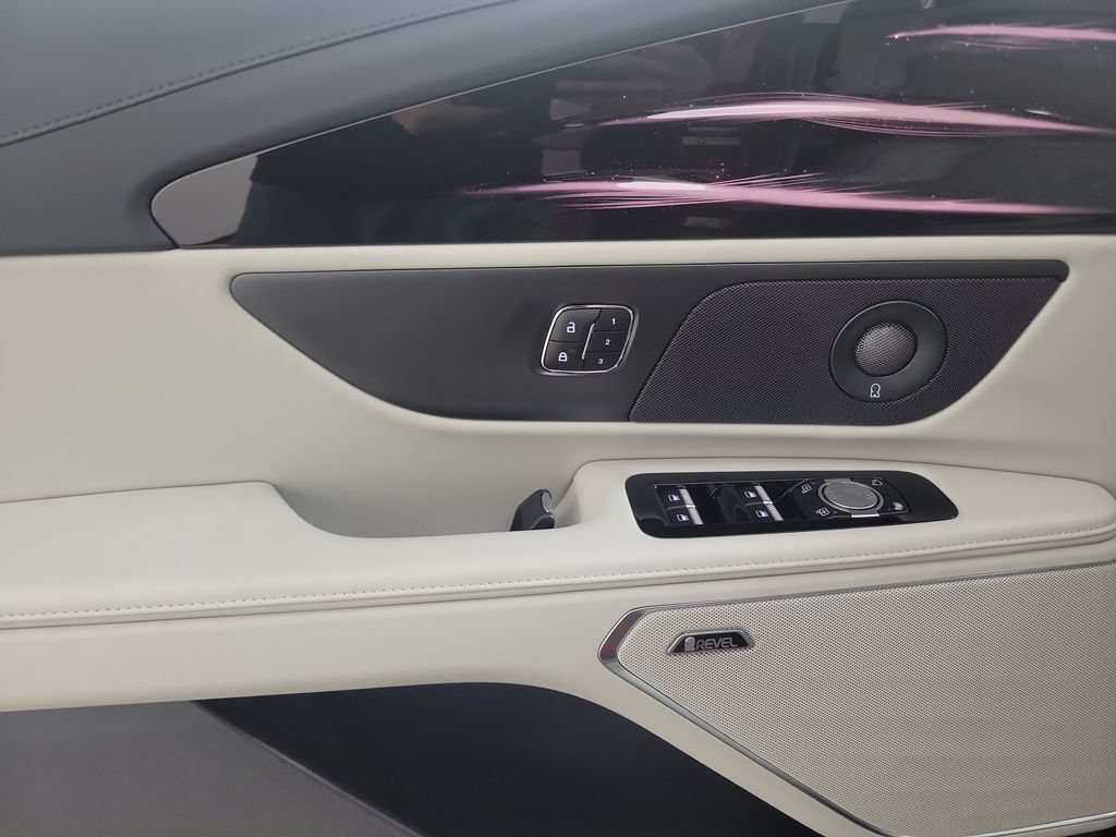 New 2026 Lincoln Nautilus Reserve AWD/4WD image 19