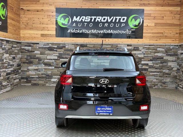Used 2023 Hyundai Venue SEL FWD image 14