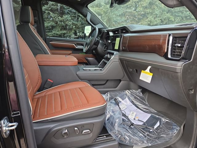 New 2026 GMC Sierra 2500 Denali Ultimate w/ LPO, Black Badging Package image 38
