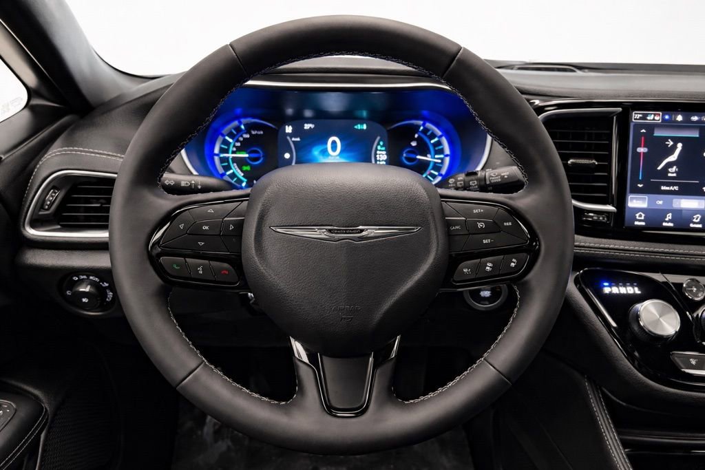 Used 2023 Chrysler Pacifica Limited w/ S Appearance Package image 41