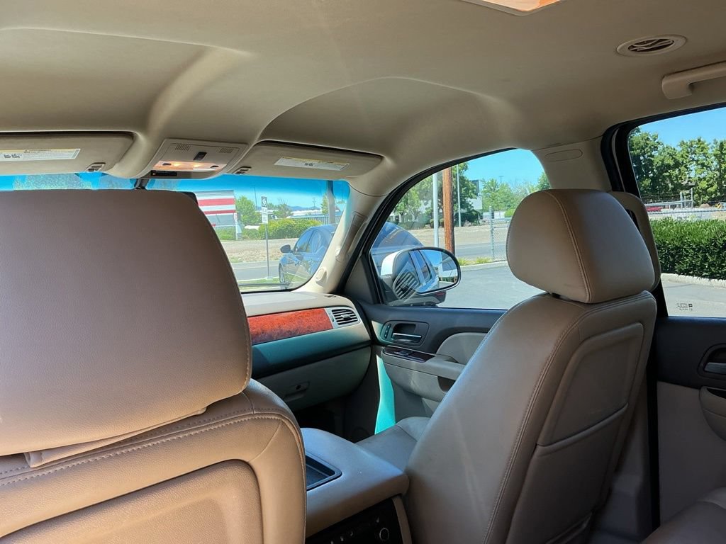 Used 2013 GMC Yukon SLT w/ SLT-2 Equipment Package AWD/4WD image 27