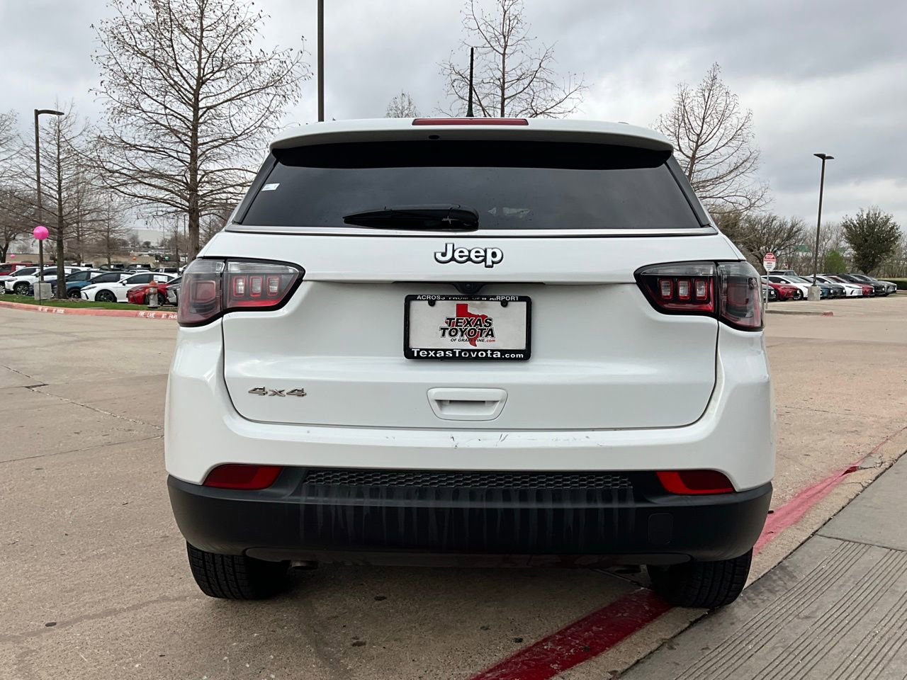 Used 2025 Jeep Compass Latitude image 7