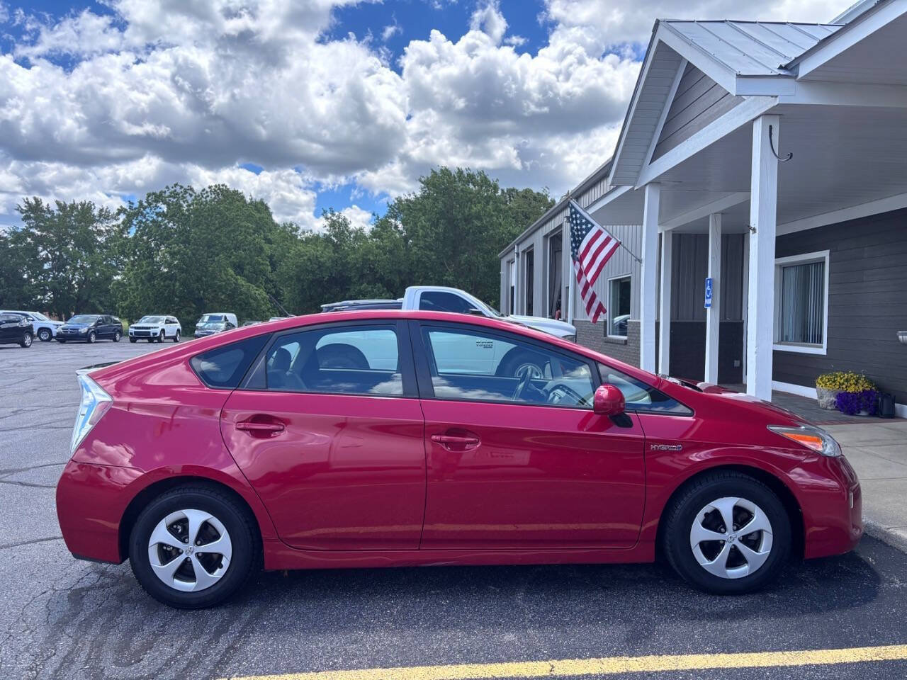 Used 2015 Toyota Prius Two FWD image 2