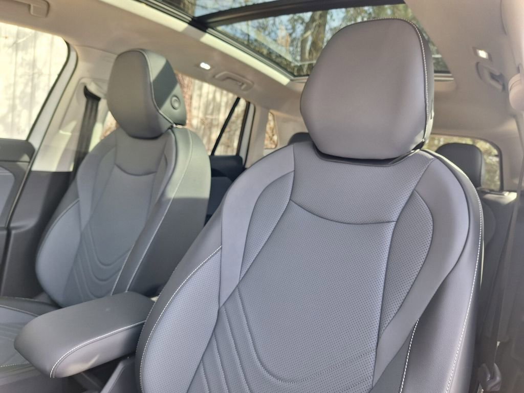 New 2026 Volkswagen Tiguan SE image 11