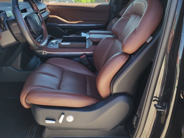 Certified 2025 Lincoln Navigator Reserve AWD/4WD image 6