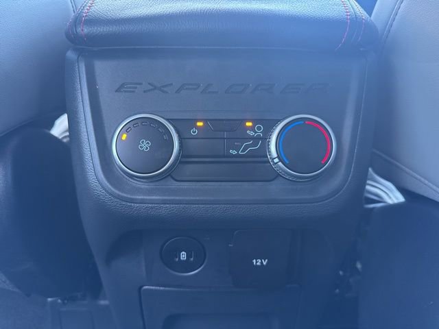 Used 2025 Ford Explorer Active w/ Active Comfort Package image 13