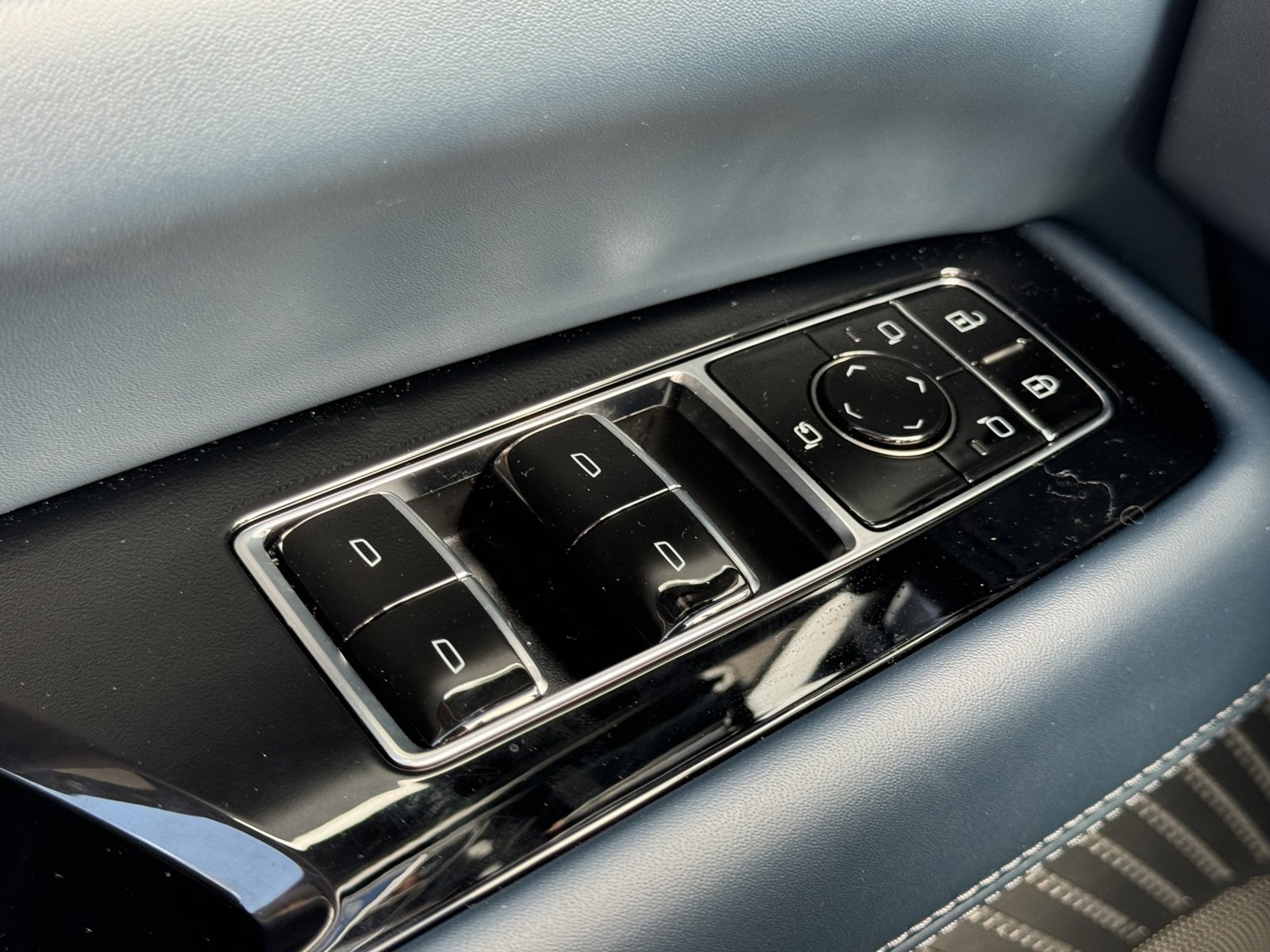 New 2025 Cadillac Escalade IQ Luxury 2 image 32