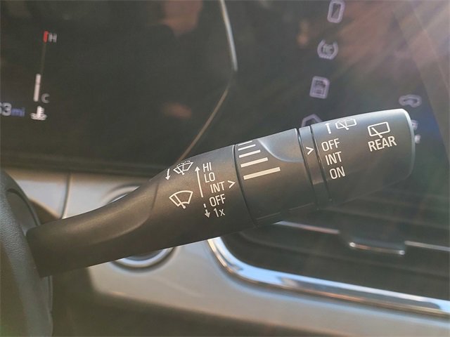 Used 2025 Chevrolet Trax LT w/ LPO, Blackout Package image 17