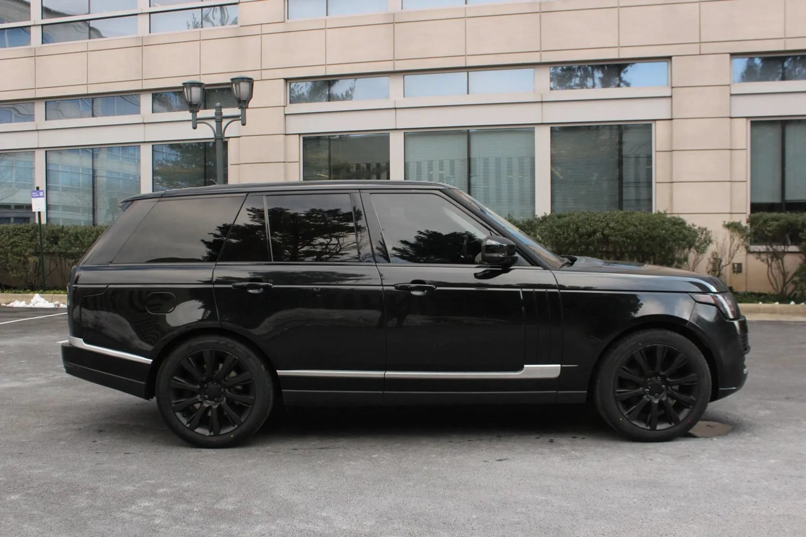 Used 2016 Land Rover Range Rover Supercharged AWD/4WD image 6