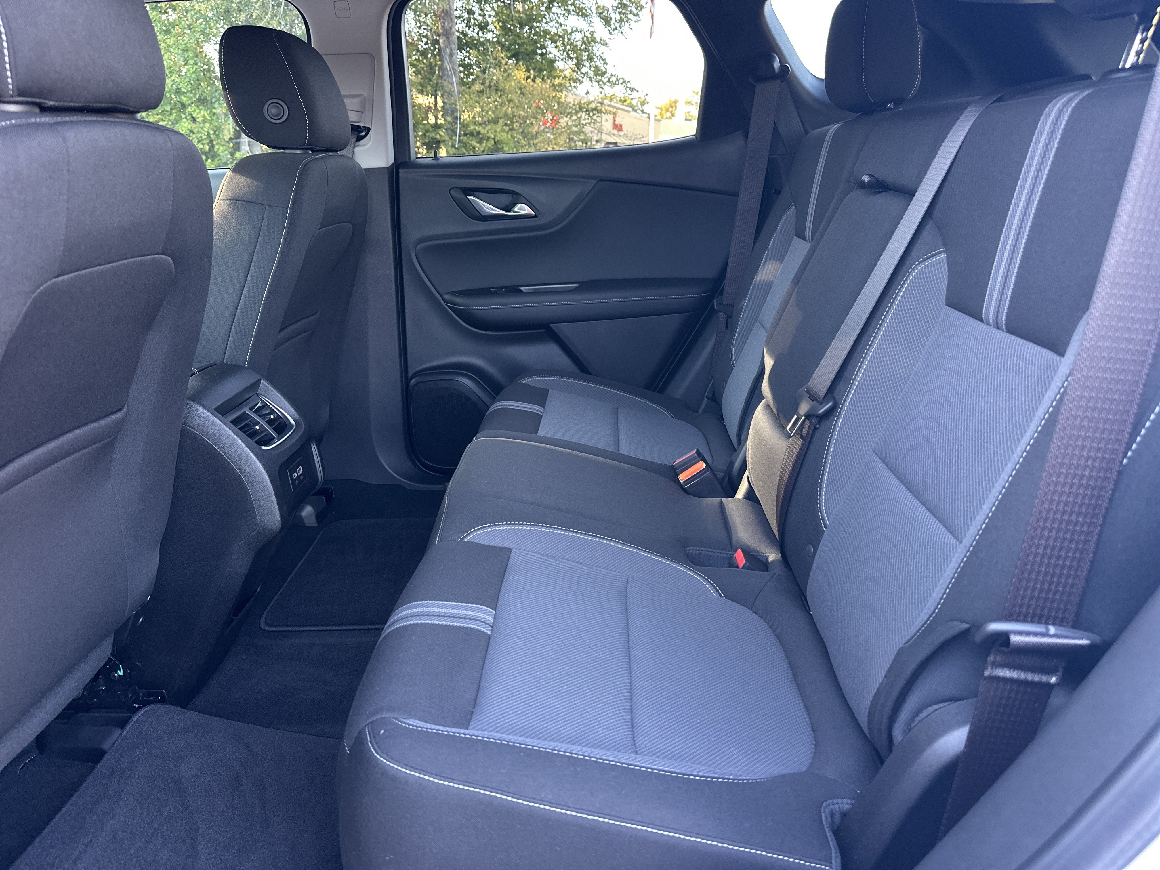 Used 2025 Chevrolet Blazer LT w/ Driver Confidence Package FWD image 21