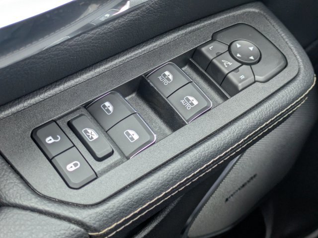New 2026 RAM 1500 Laramie AWD/4WD image 29
