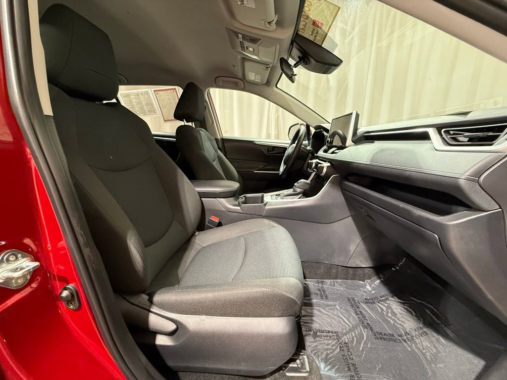 Certified 2025 Toyota RAV4 LE AWD/4WD image 21