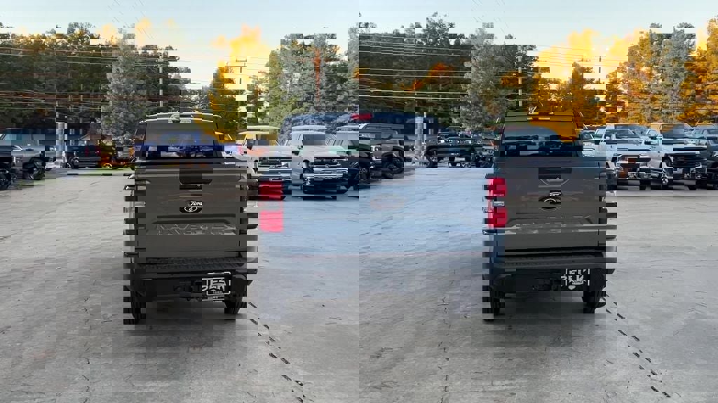 New 2025 Ford Maverick XLT w/ XLT Luxury Package image 5