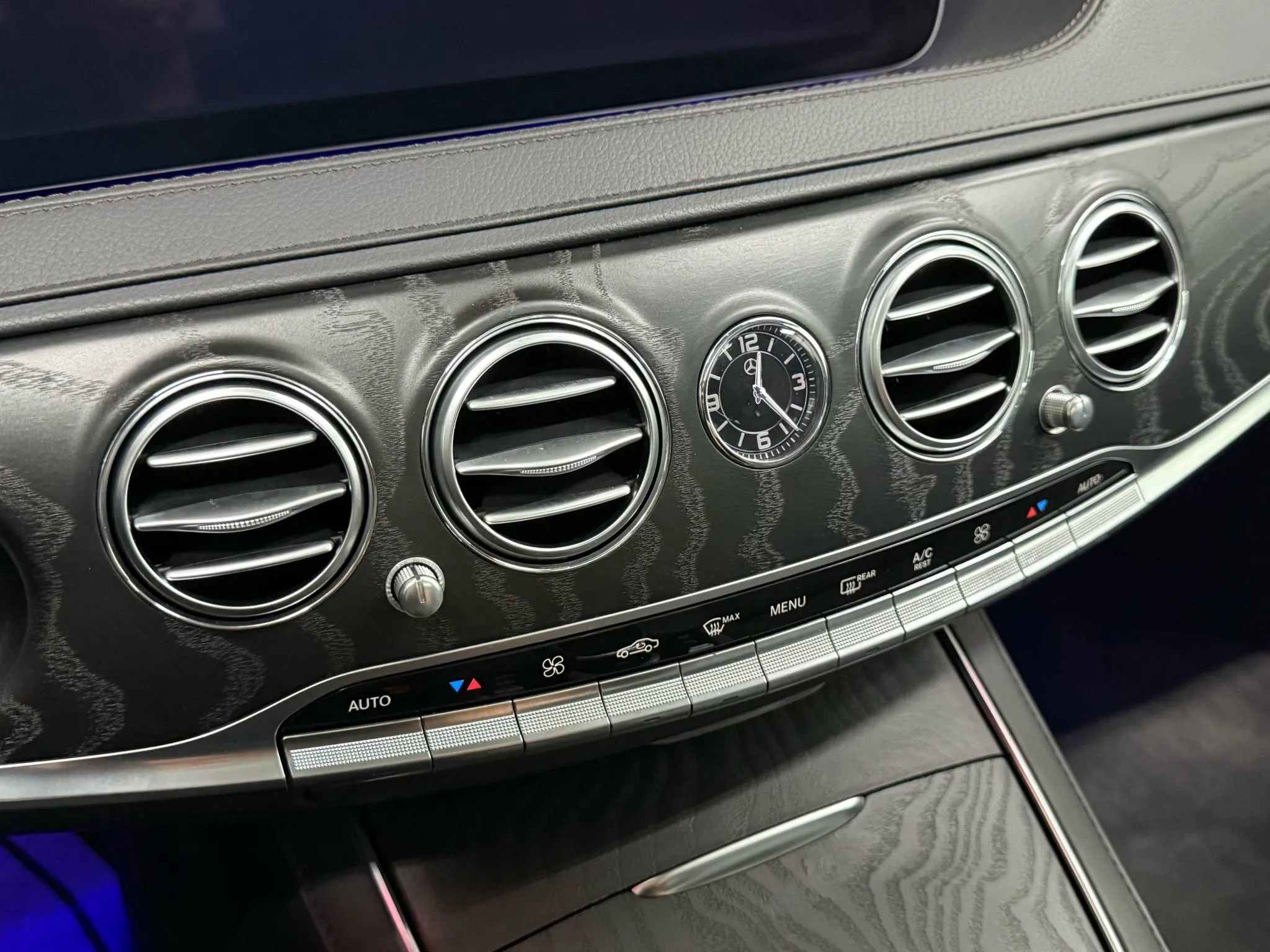 Used 2018 Mercedes-Benz S 560 4MATIC Sedan image 29