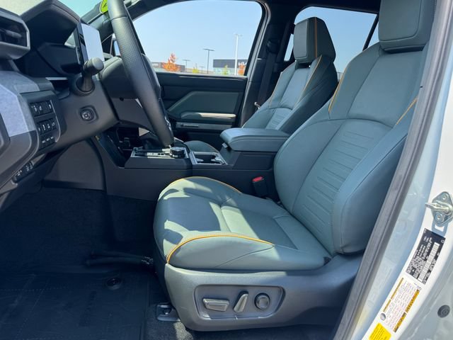 Used 2025 Toyota 4Runner Trailhunter AWD/4WD image 17
