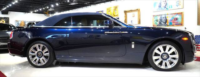 Used 2016 Rolls-Royce Dawn RWD image 17