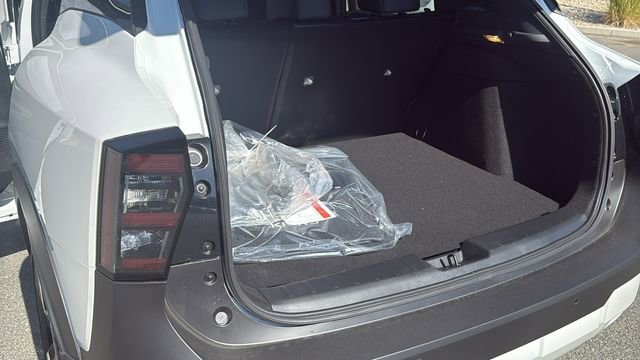 New 2025 Nissan Kicks SR image 27