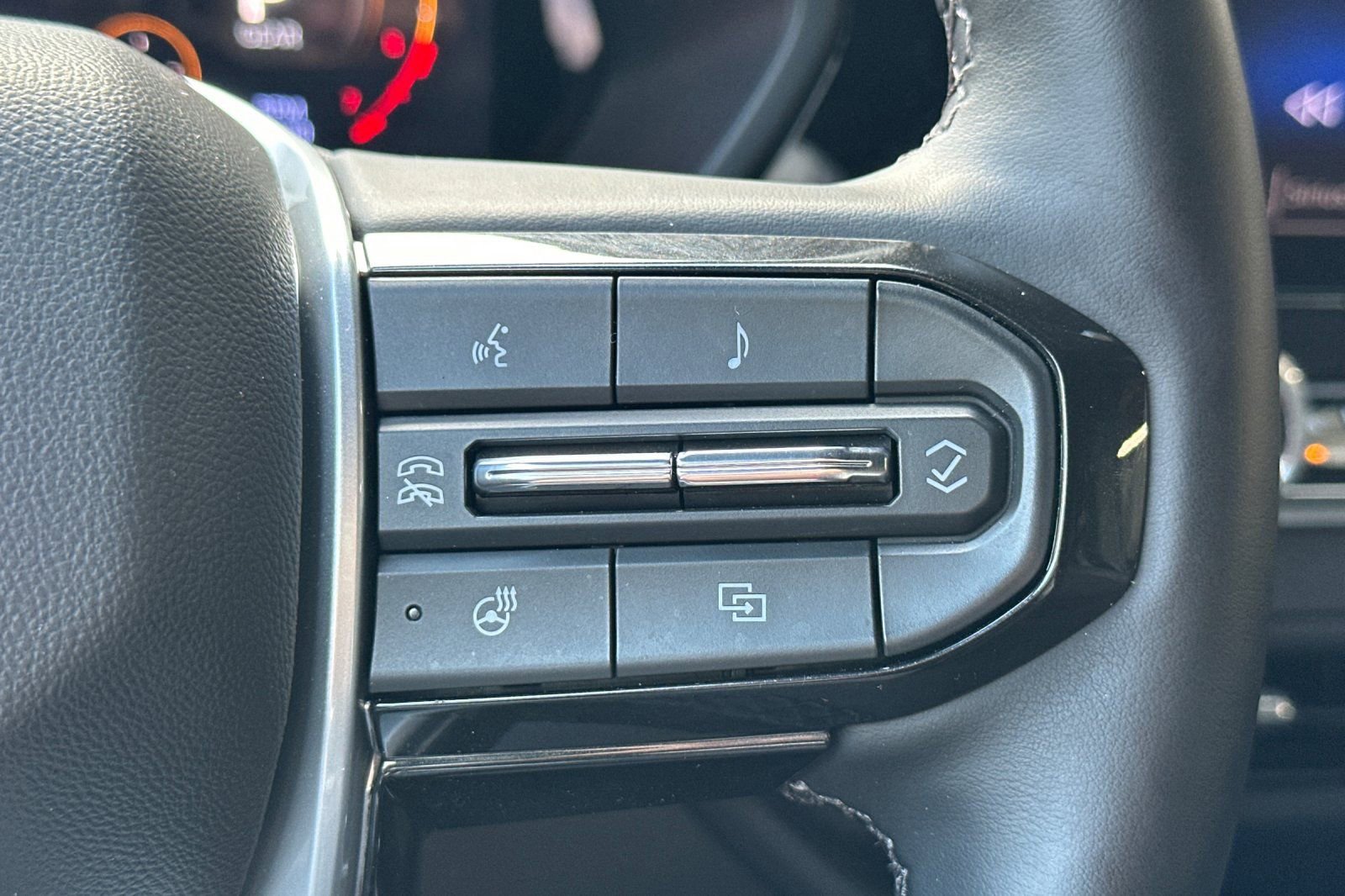 Used 2026 Chevrolet Colorado Trail Boss AWD/4WD image 32