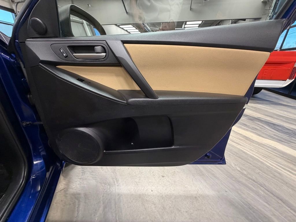 Used 2013 MAZDA MAZDA3 i Touring image 34