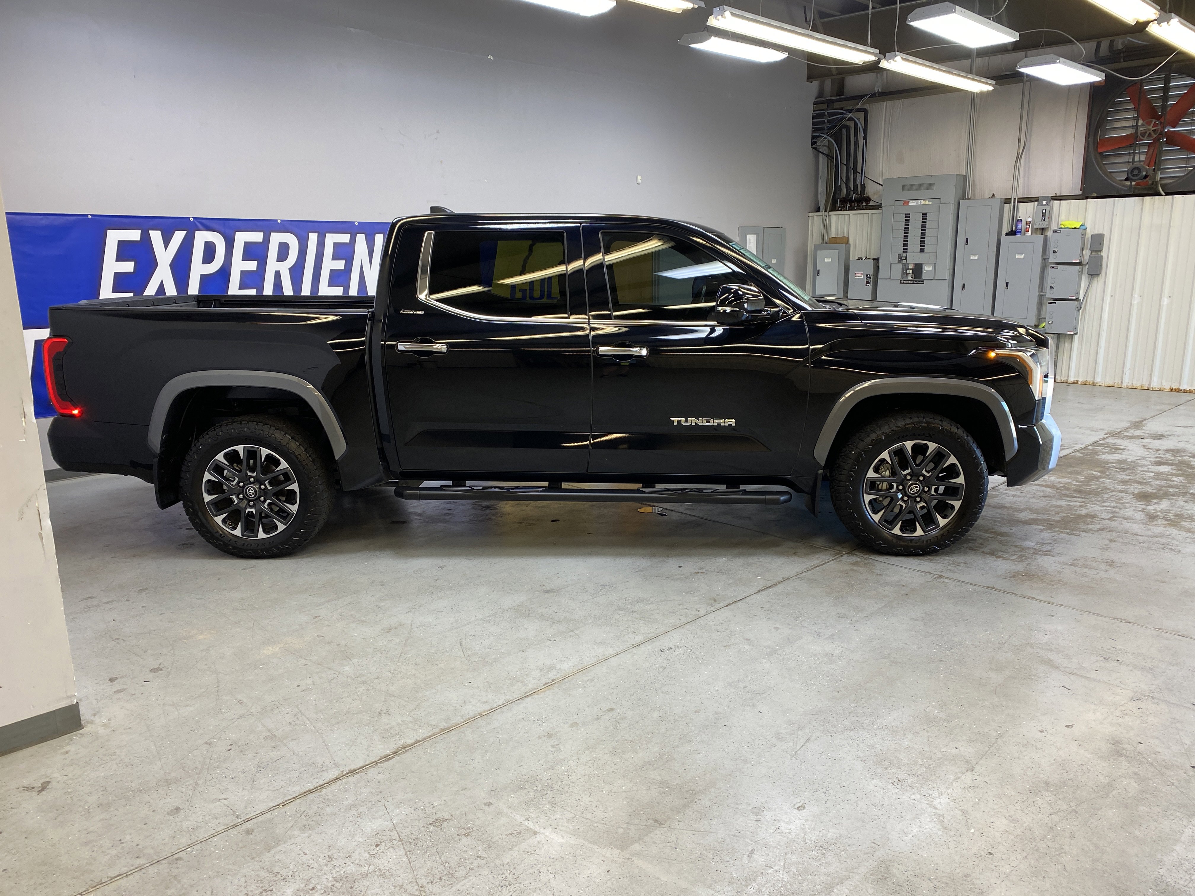 Used 2025 Toyota Tundra Limited w/ Power Package image 8