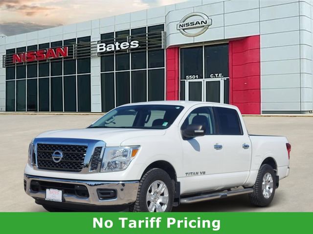Used 2018 Nissan Titan SV w/ SV Convenience Package image 2