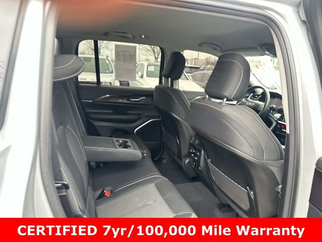 Used 2022 Jeep Grand Cherokee Laredo w/ Luxury Tech Group I image 11