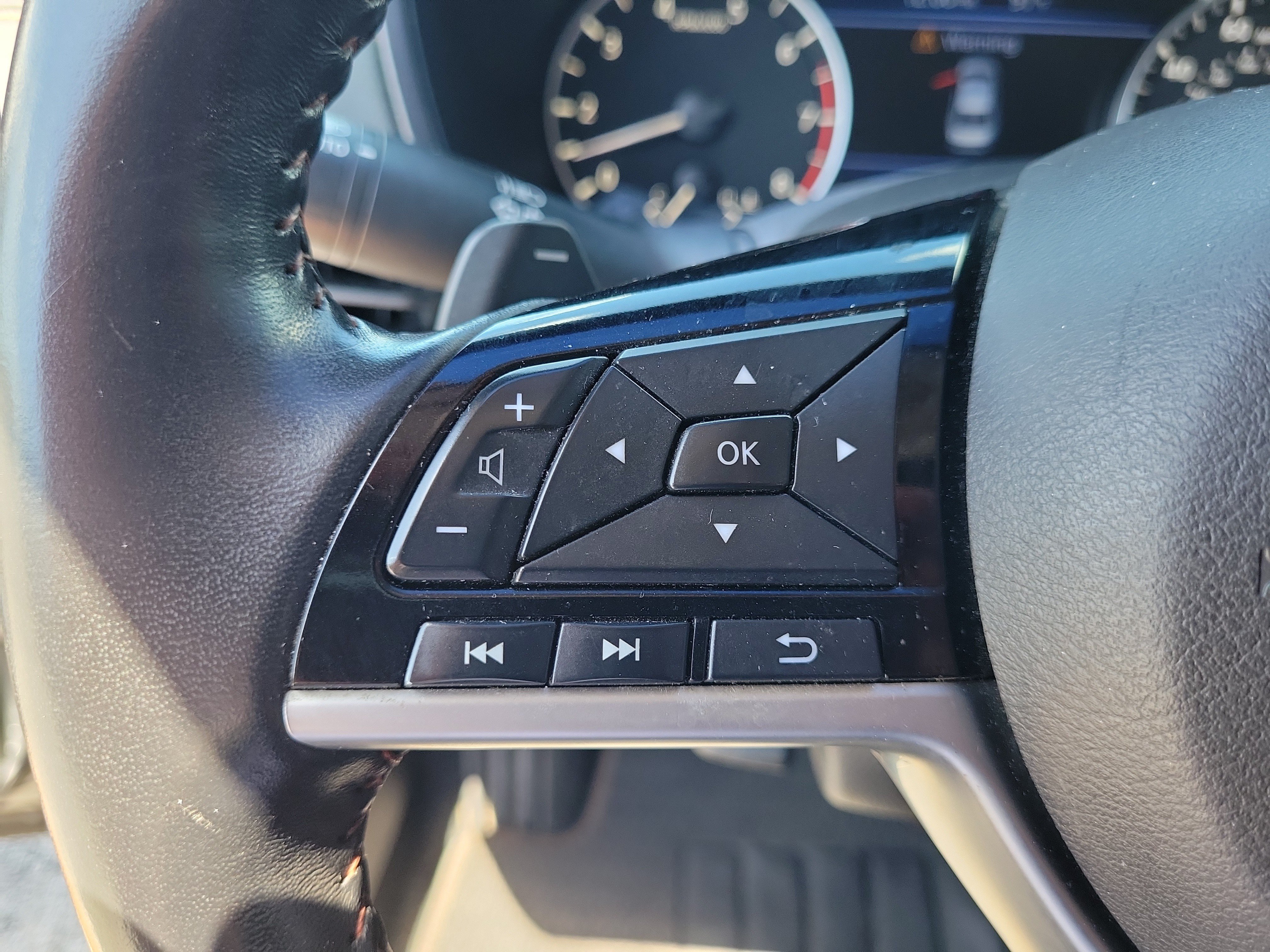 Certified 2021 Nissan Altima 2.5 SR w/ SR Premium Package FWD image 17