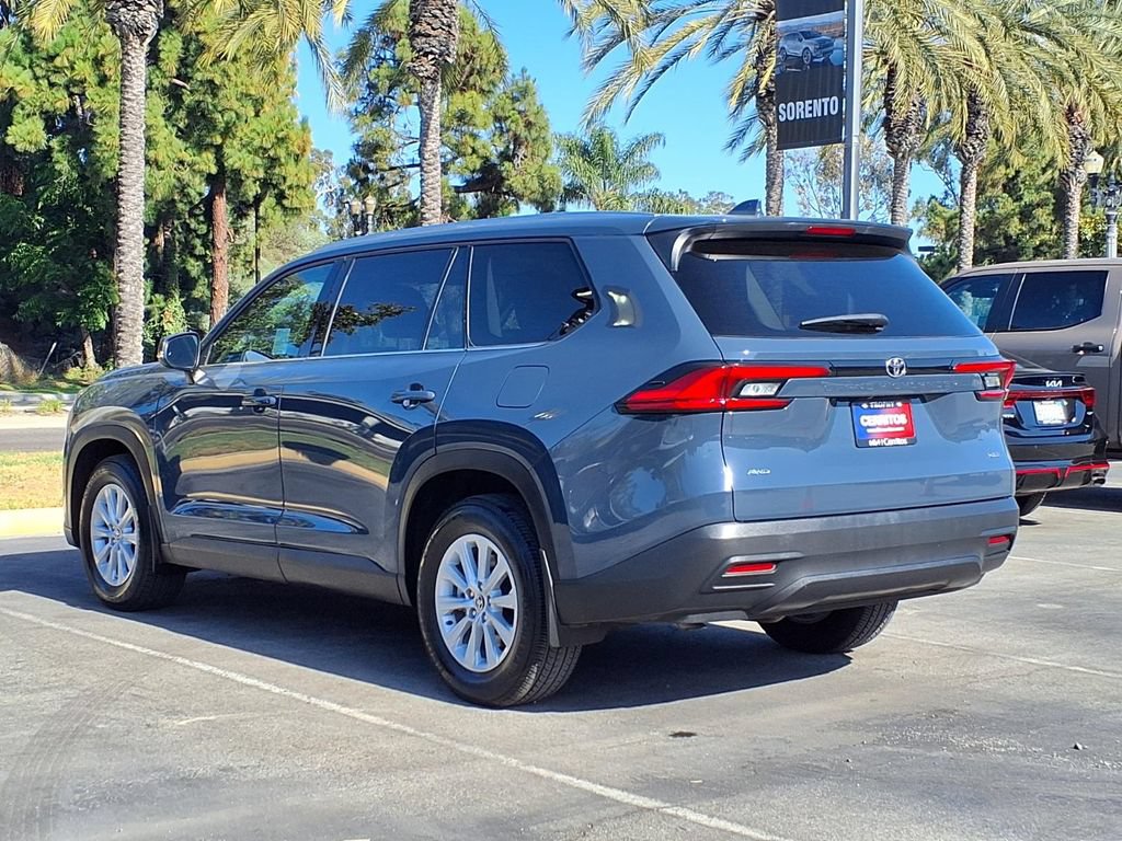 Used 2024 Toyota Grand Highlander AWD image 3