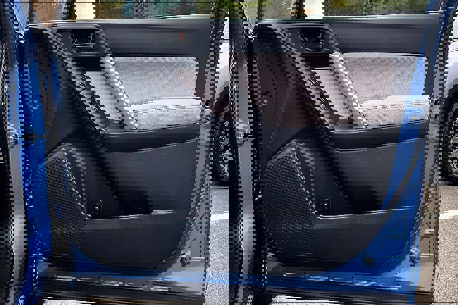 Used 2015 Subaru Forester 2.5i Premium w/ All-Weather Package image 23