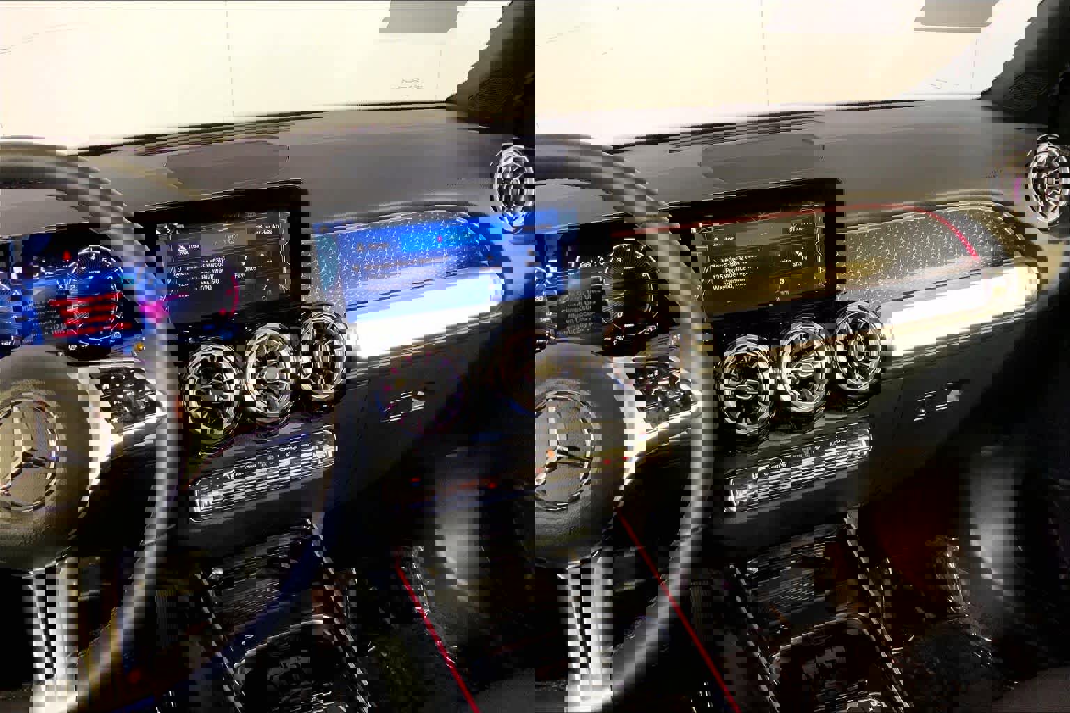 Used 2024 Mercedes-Benz GLB 250 4MATIC image 7