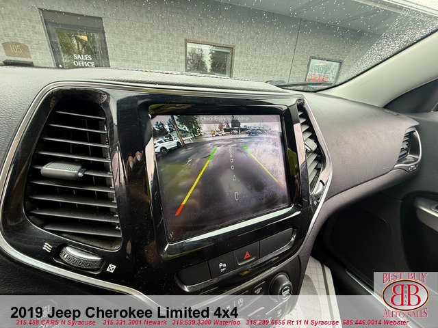 Used 2019 Jeep Cherokee Limited AWD/4WD image 32