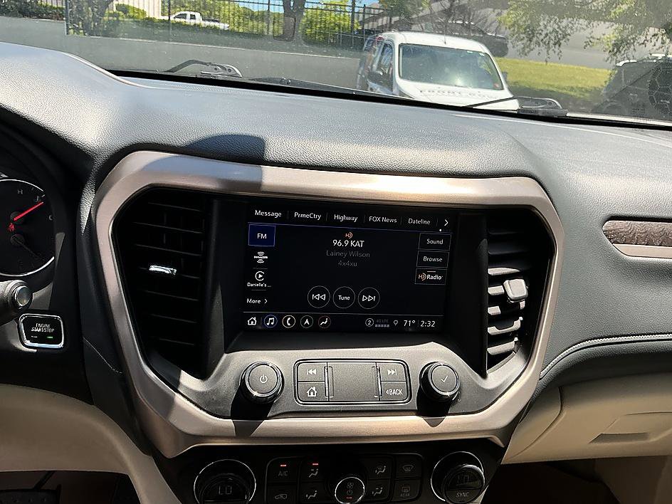 Used 2021 GMC Acadia Denali w/ Denali Technology Package FWD image 16