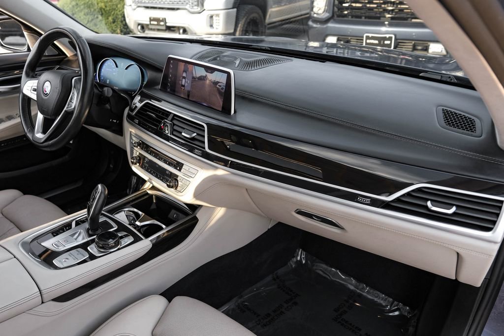 Used 2019 BMW ALPINA B7 xDrive w/ Luxury Rear Seating Package image 10