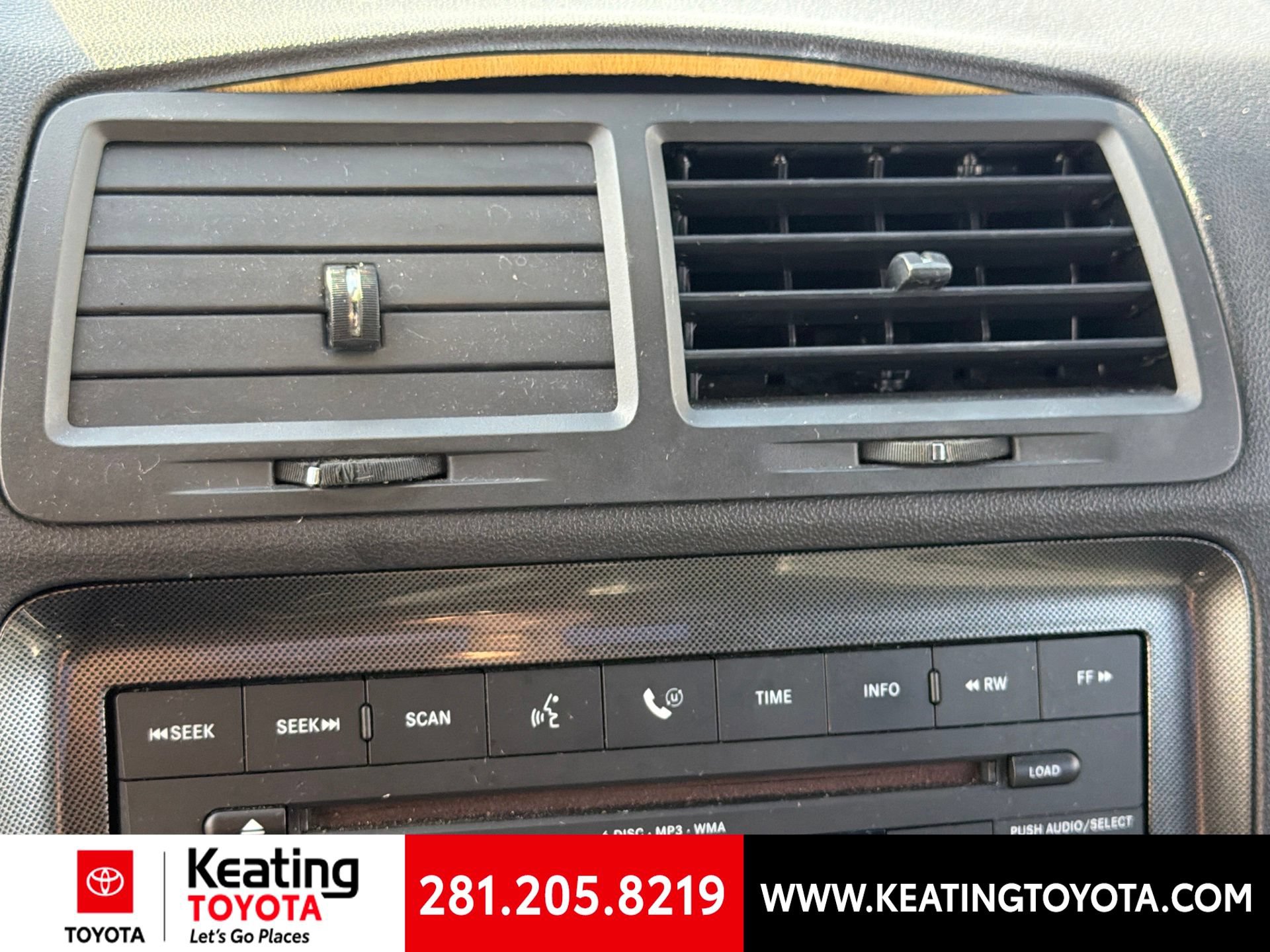 Used 2009 Dodge Challenger R/T RWD image 14
