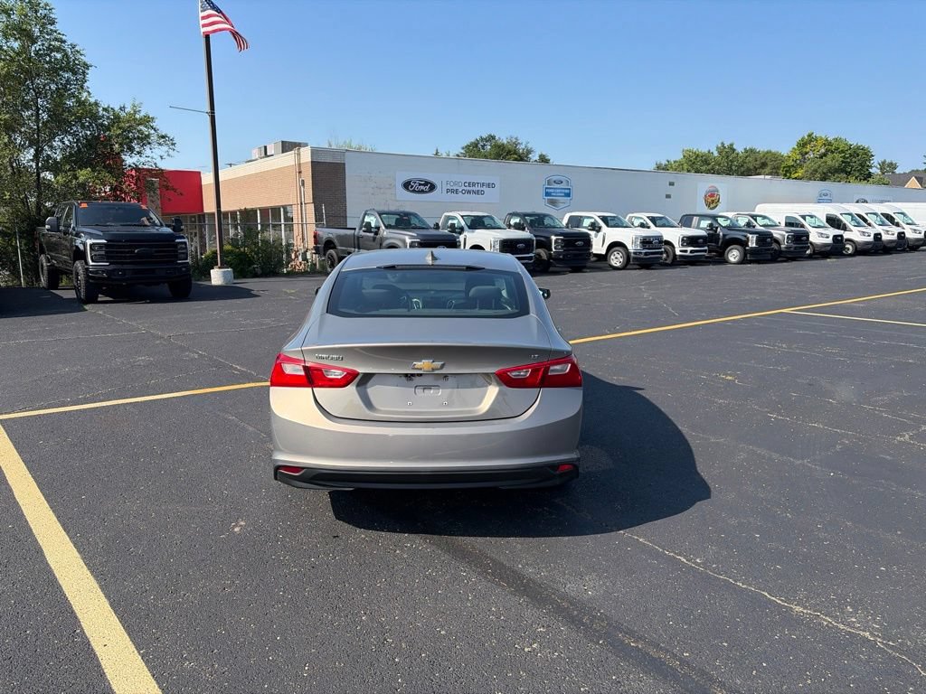Used 2017 Chevrolet Malibu LT FWD image 6