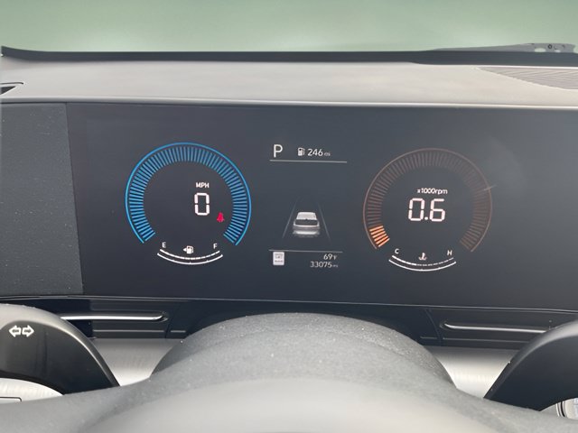 Used 2025 Hyundai Kona SEL AWD/4WD image 16